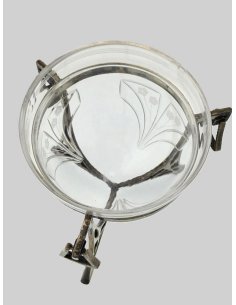 Boîte à confiserie Art Nouveau avec couvercle en verre taillé et ferrures en laiton argenté sur pieds par WMF. 2