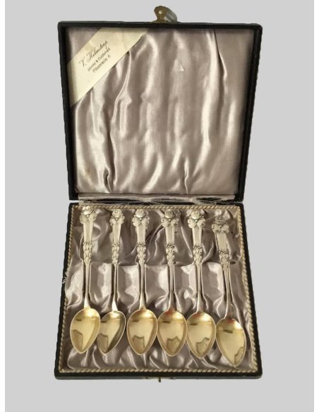 Set of Six Art Nouveau silver mocha spoons in original case by juweler V. Holmstrup, Copenhagen.