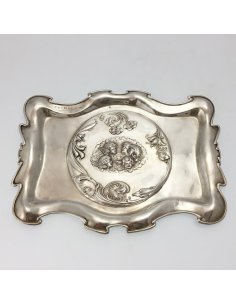 Plateau anglais en argent avec médaillon à têtes de putto, W.G. Keight, Birmingham 1904.