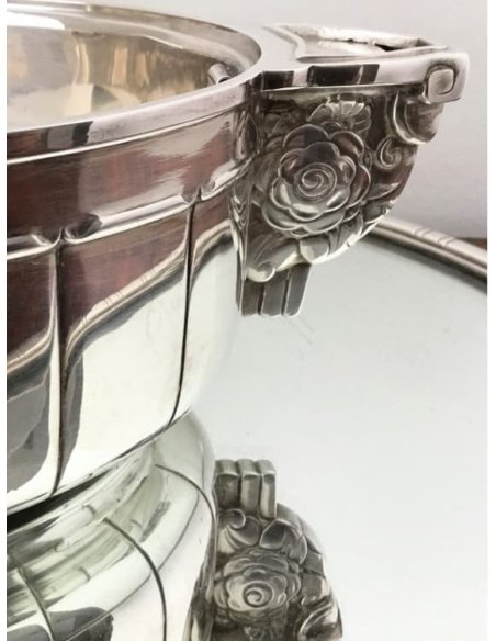 3-piece French Art Deco jardiniere with insert, on a mirror tray, silver-plated, detail of the side handles