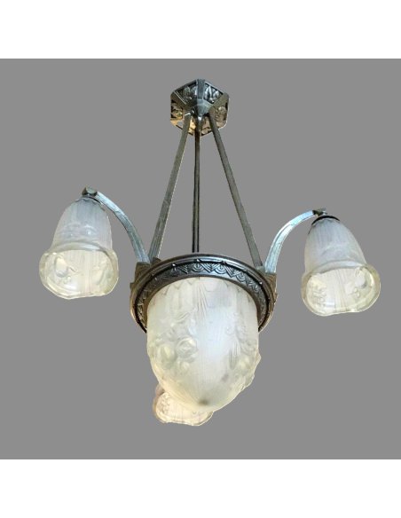Art Déco Deckenlampe vierflammig mit satinierten Glaskelchen und Silberbronze Montur