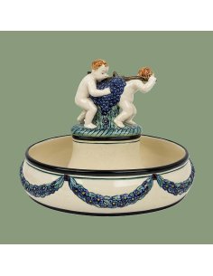Jugendstil Tafelaufsatz "Traubenträger" der Majolika Manufaktur Karlsruhe mit Puttis, bunt bemalt