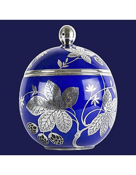 Rosenthal Porzellan Bonboniere aus den 1950er, florales Silber-Overlay auf tiefem kobaltblauen Grund.