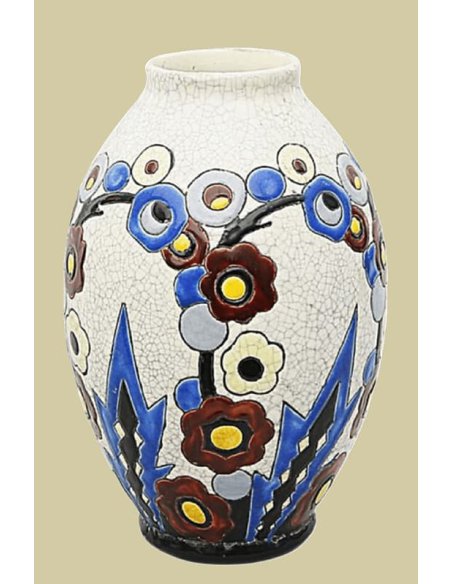 Art Déco Vase mit stilisierten Blüten in bunten Emaillefarben auf hellem Craquelé von Charles Catteau für Boch Frères Keramis