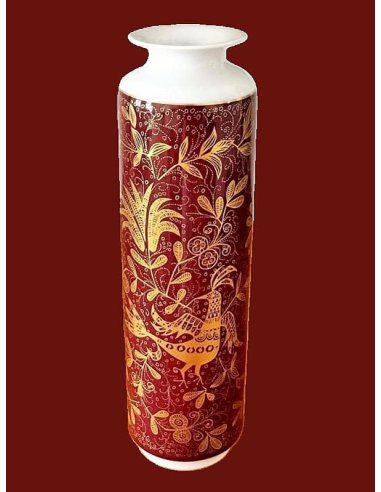 Zylindrische Porzellanvase mit Golddekor-Blattwerk & Pfau-Motiv, rubinroter Grund, Lorenz Hutschenreuther Selb 1970er-Jahre