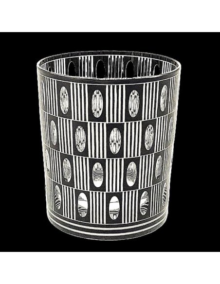Verre à gobelet de Lobmeyr Vienne, d'après un service à boire en bronzite noire Var. F de Josef Hoffmann de 1910/1911.