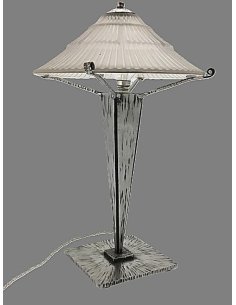 Art Déco Tischleuchte von Pierre d'Avesn mit Glasschirm in Form eines chinesischen Hutes auf Silberbronze Fuß