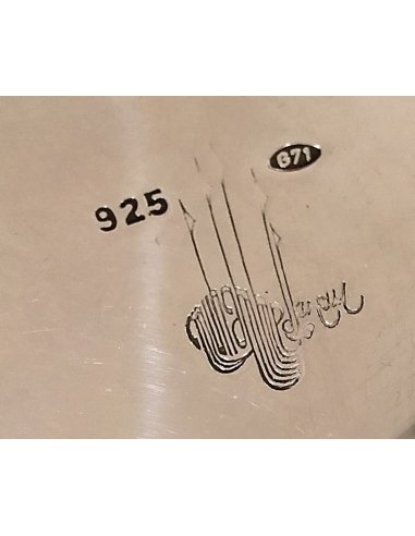 Silberkanne mit Deckel, am Boden Herstellermonogramm, Silberpunze 925 und Nummer G71