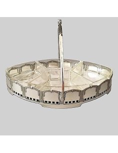 Jugendstil Servierkorb, wohl WMF um 1910. Versilbertes Metall mit Henkel, Kristallglaseinsätzen, Wandung mit Arkadendekor