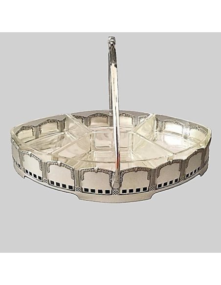 Jugendstil Servierkorb, wohl WMF um 1910. Versilbertes Metall mit Henkel, Kristallglaseinsätzen, Wandung mit Arkadendekor