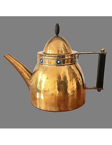 Théière Art nouveau en laiton martelé, bordure en émail bleuâtre et anse en ébène, vers 1910, probablement Munich