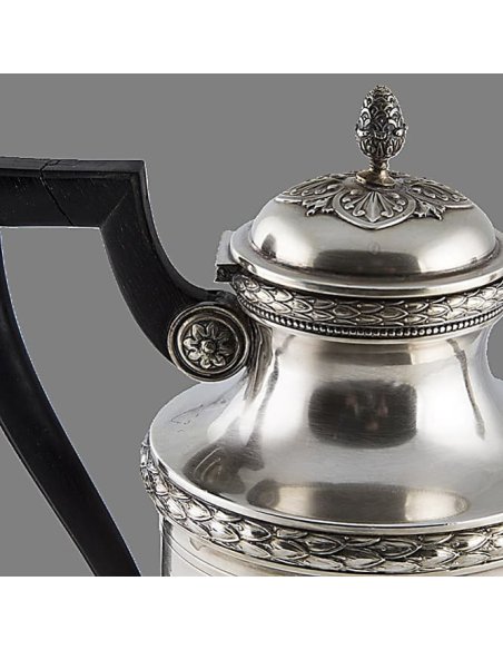 cafetière de Altenloh Brussels made of 950 silver in the Directoire style with  handle made of ebonized wood